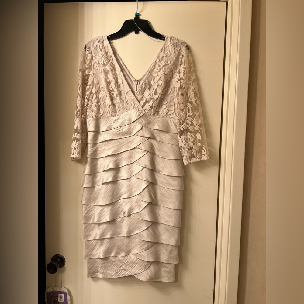 Adrianna Papell Lace Cocktail Dress, size 10